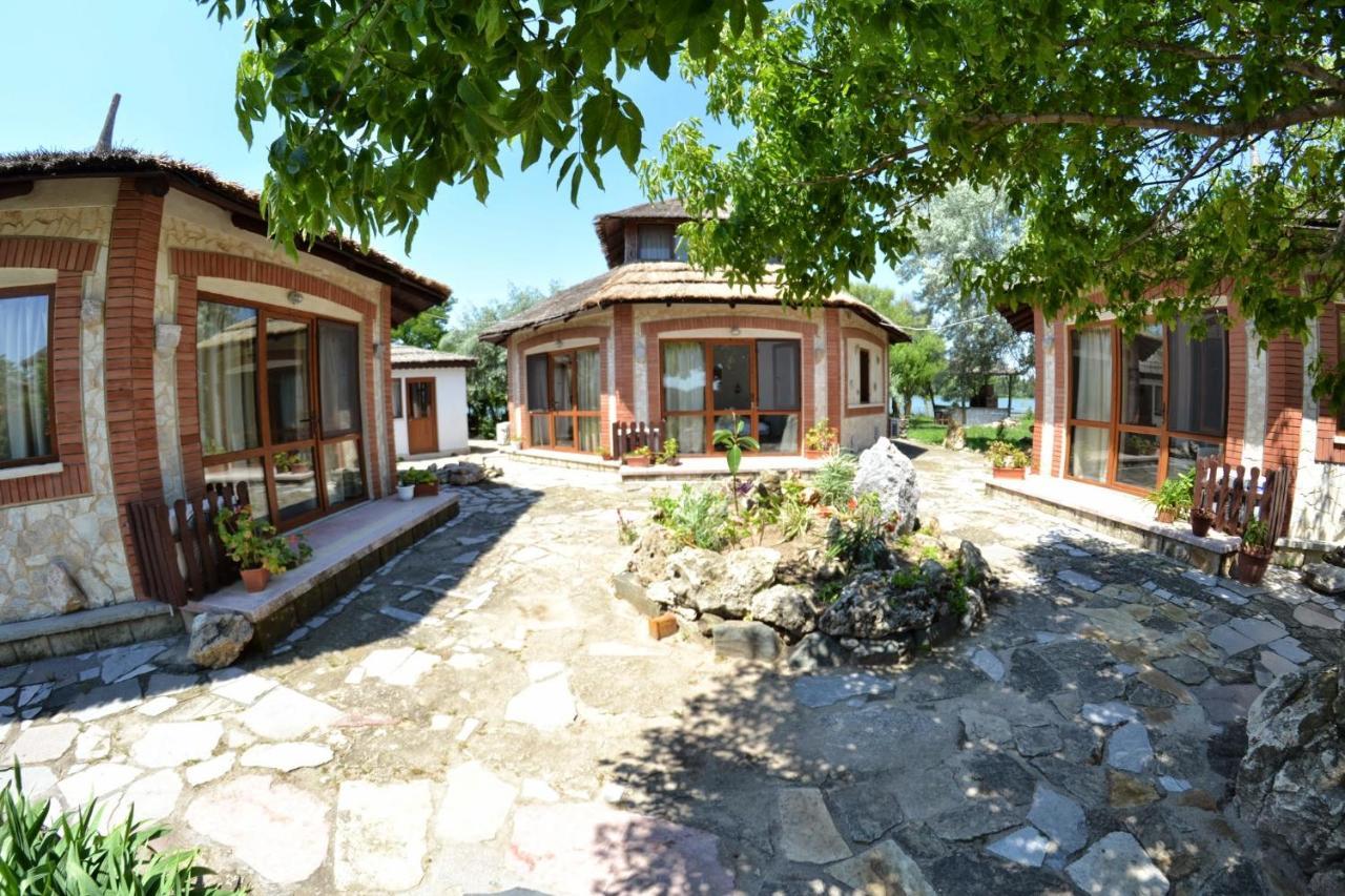 Hotel Complex Amazon Neptun Exterior foto