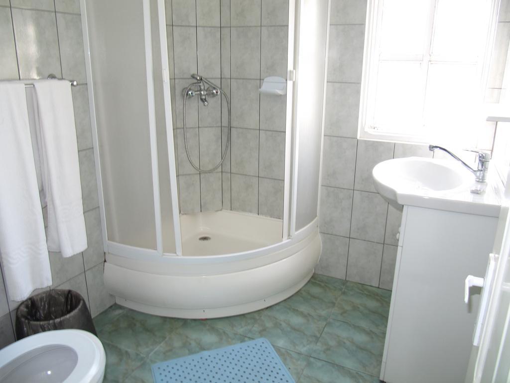 Hotel Complex Amazon Neptun Habitación foto