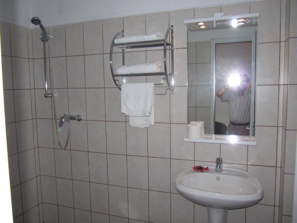 Hotel Complex Amazon Neptun Habitación foto
